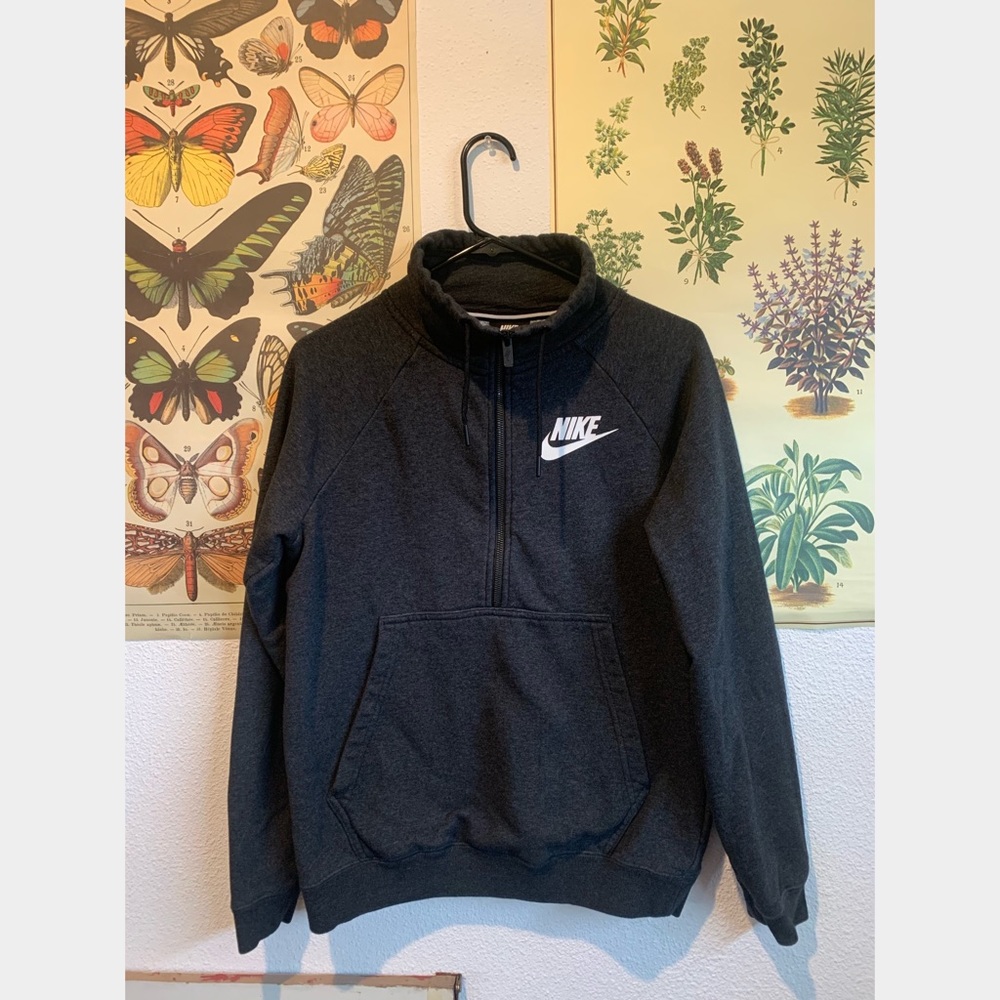 Nike Essential Quarter Zip Pullover
